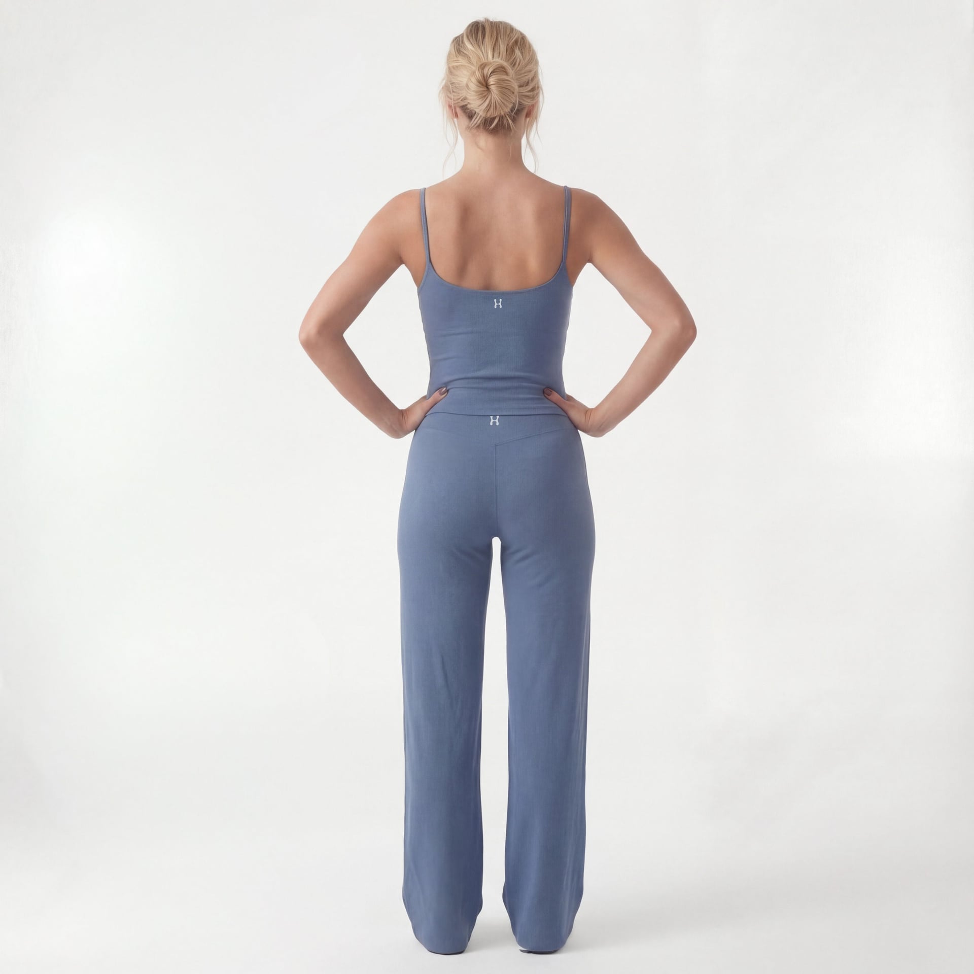 CLOUD° Flared Pants – Fog Blue – Produktansicht 4