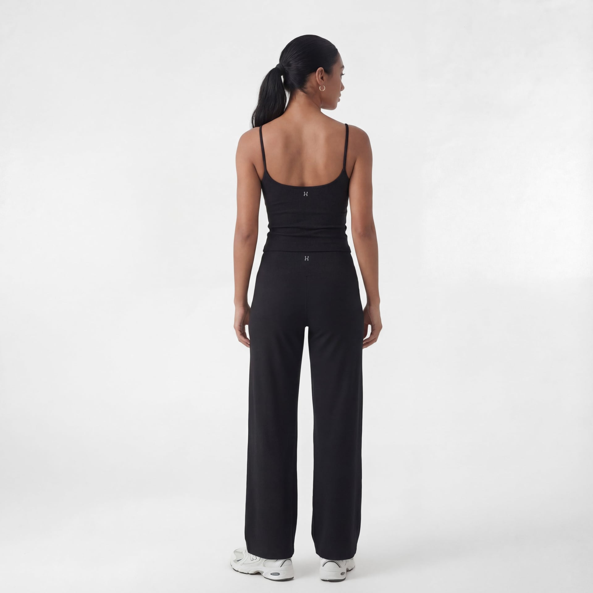 CLOUD° Flared Pants – Black – Produktansicht 4