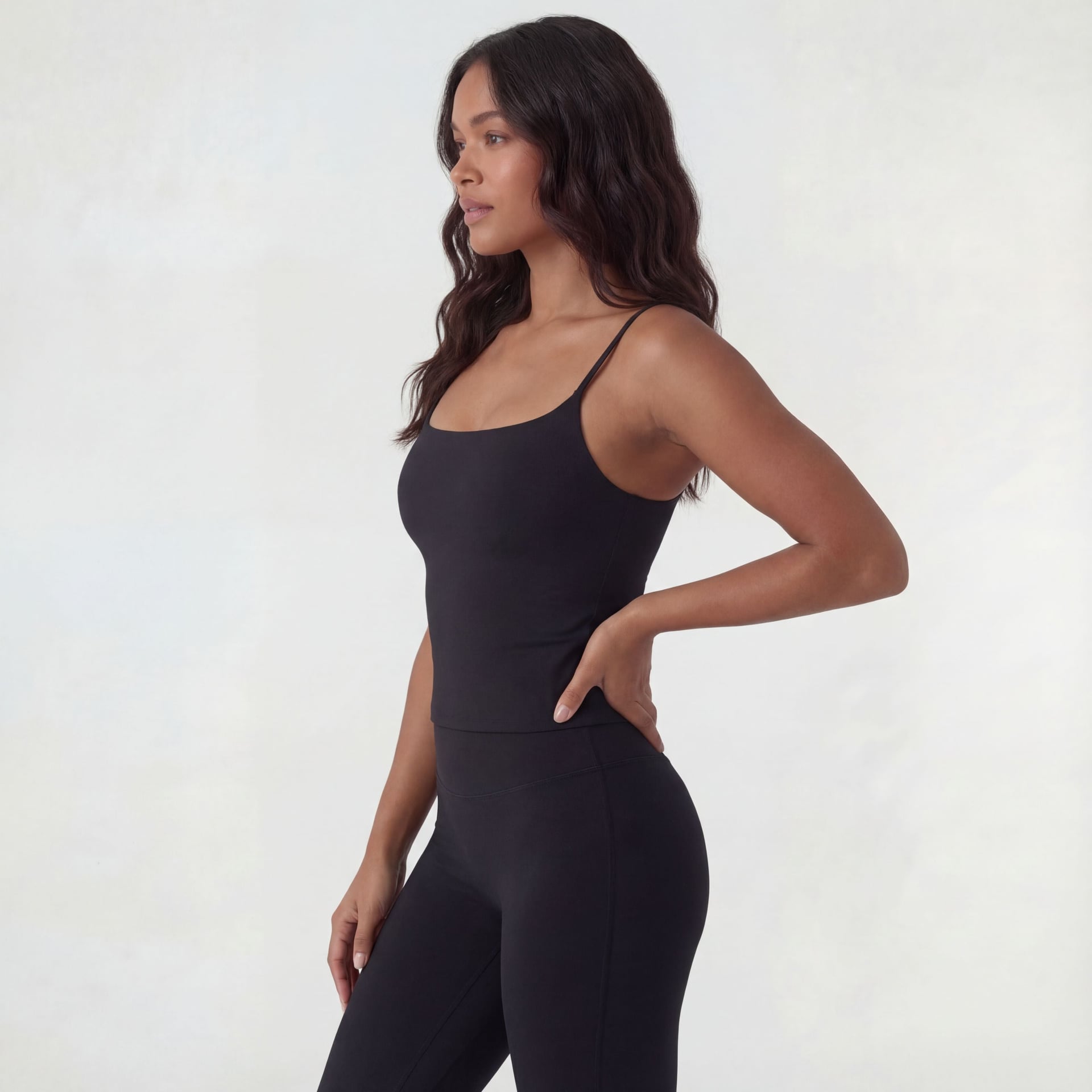 CLOUD° Tank Top mit integriertem BH – Black – Produktansicht 3